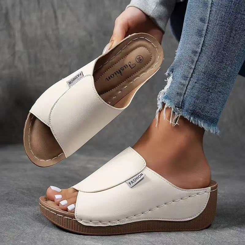 Betsy - Comfort Slides